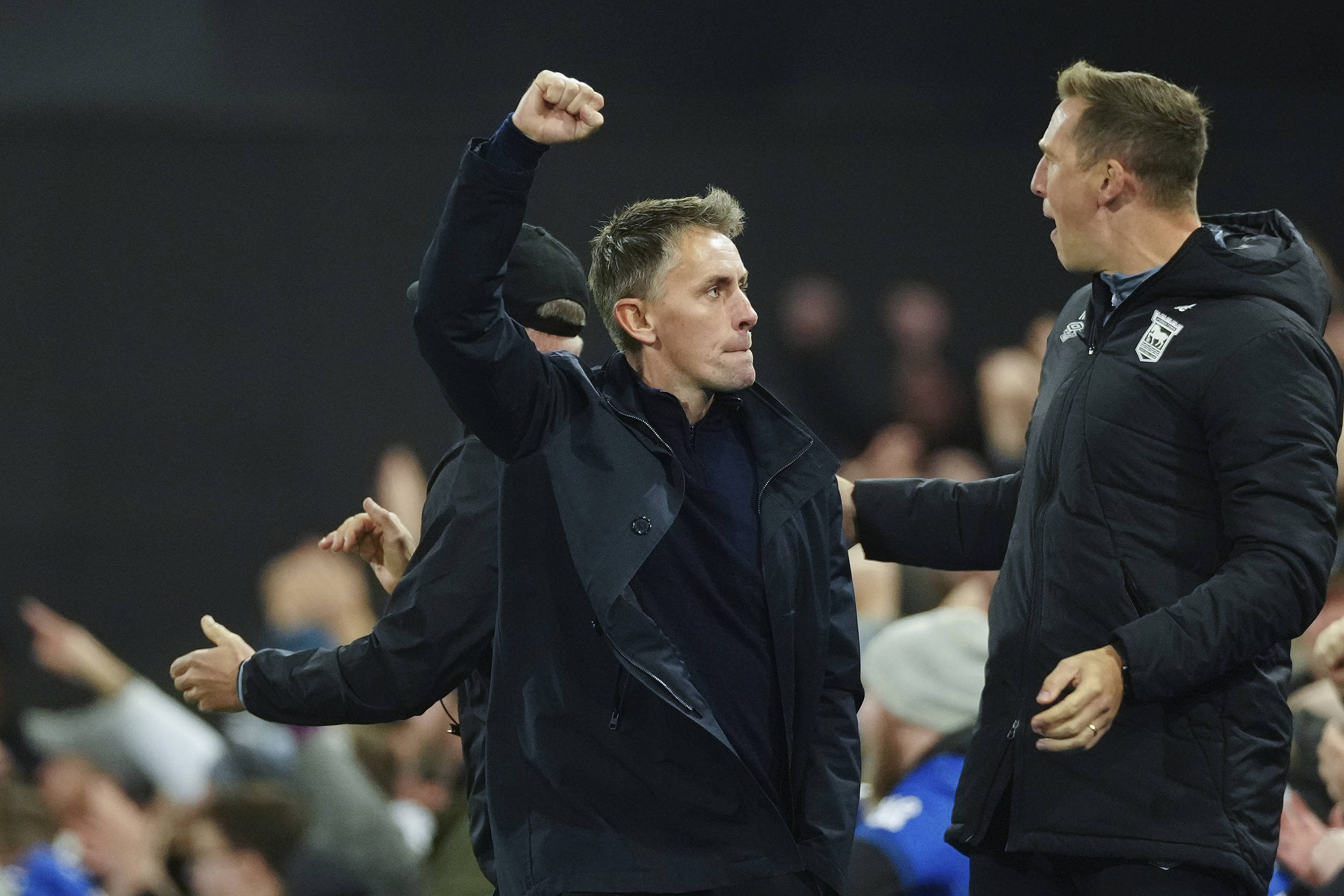 加时末段曼联防线松动——英超节点到来，赛场秩序良好，细节决定成败的简单介绍