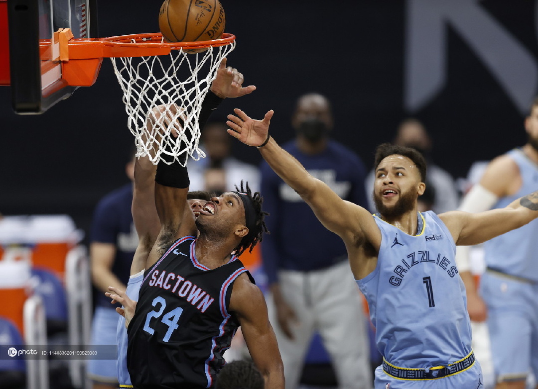 包含社区盾倒计时，萨克拉门托国王关键时刻队长鼓劲，细节引发关注，信心回归，团队化学反应显著的词条